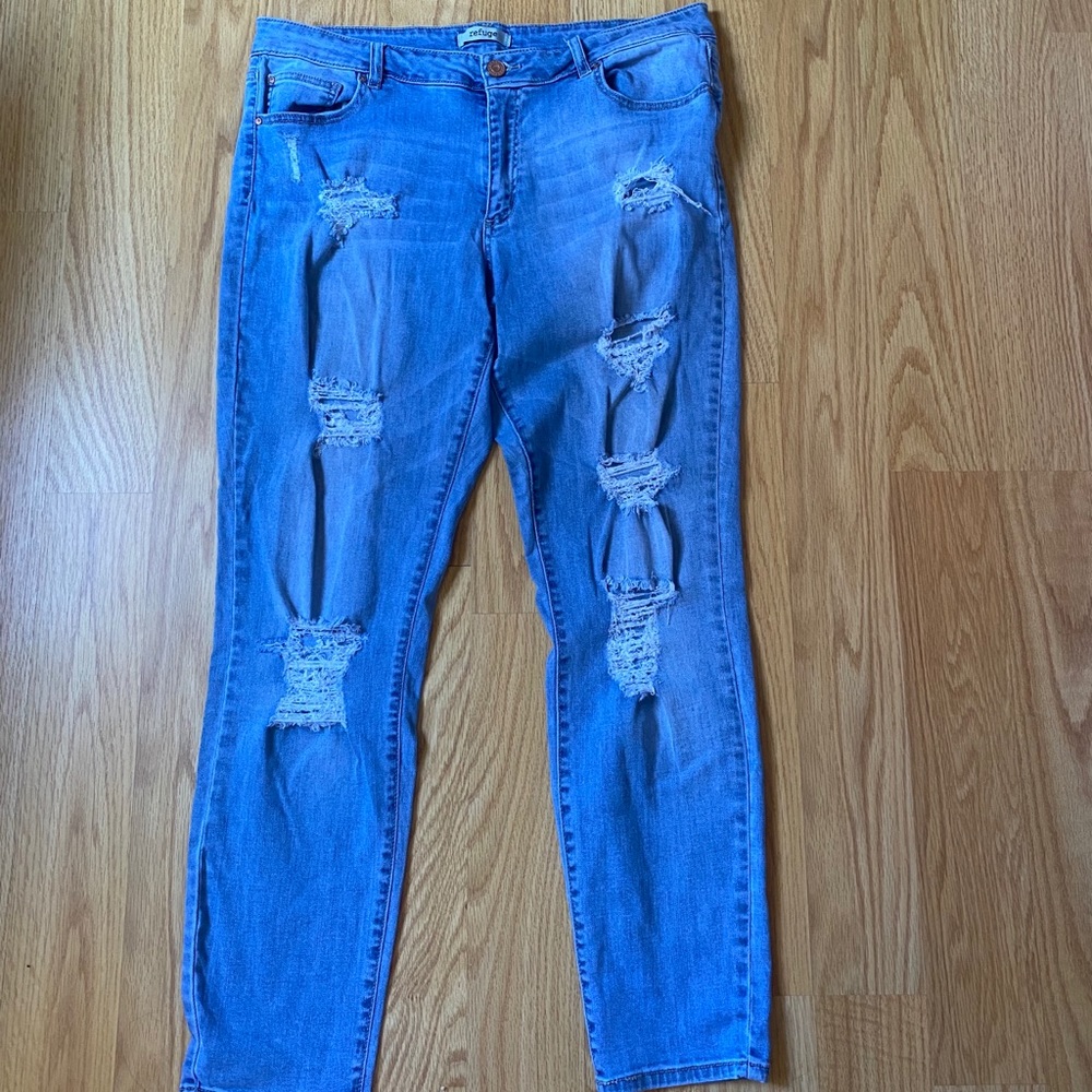 Distressed light washed jeans